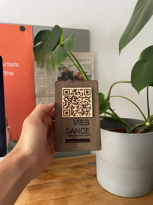 QR-Code Aufsteller aus hochwertigem Holz - mit Linktree!